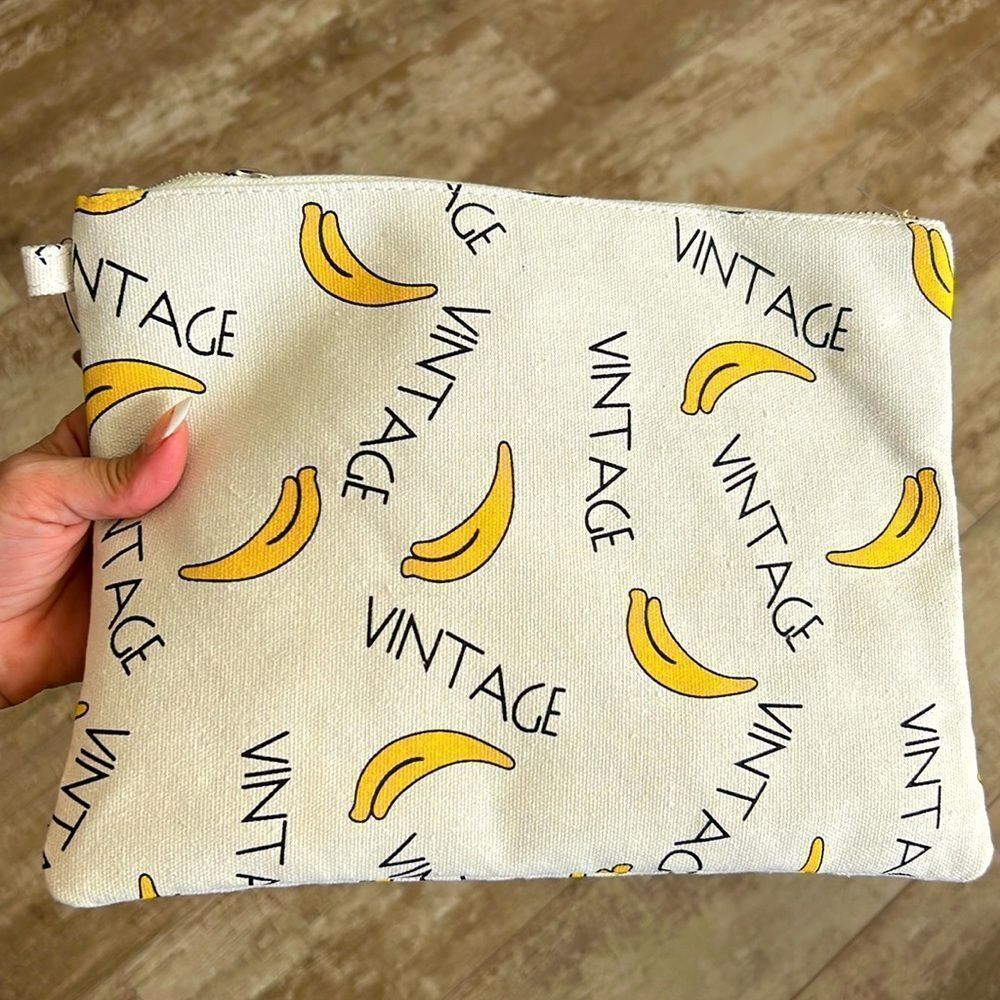 💋Super cute makeup bag💋